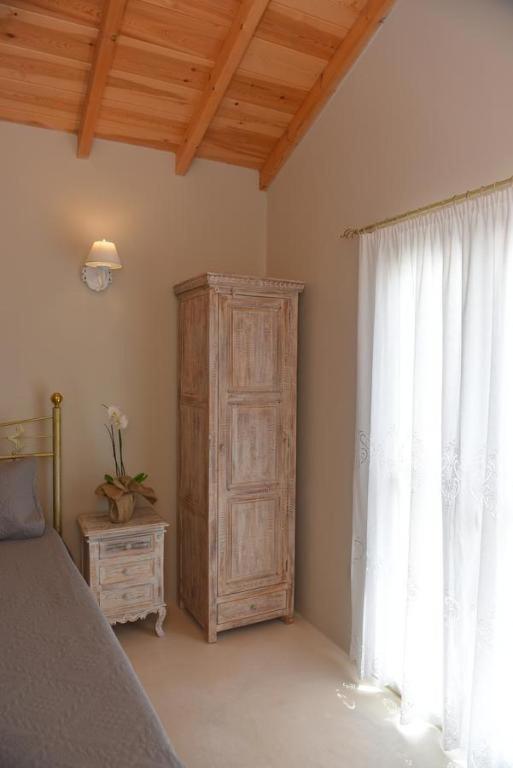 Oisyra Boutique Suites Ermoupoli Exterior photo